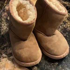 UGG Classic II Toddler size 9 boots.